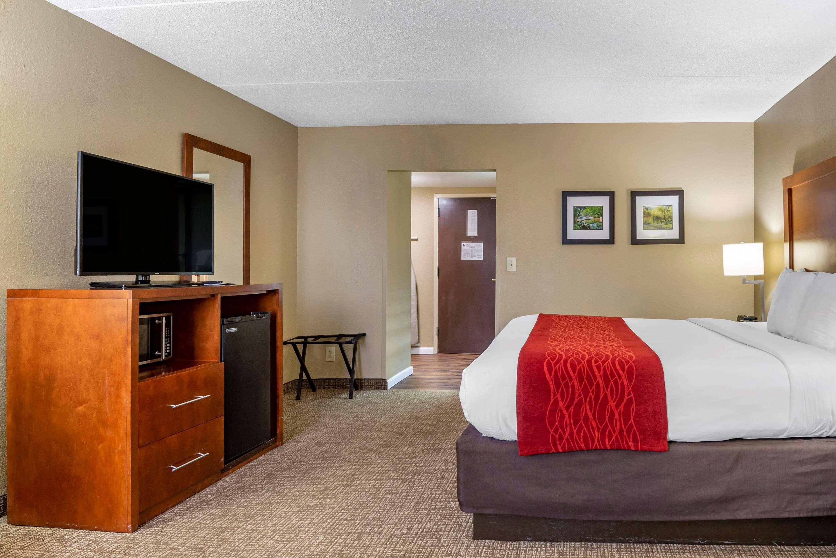 Comfort Inn Matthews / Charlotte Bagian luar foto