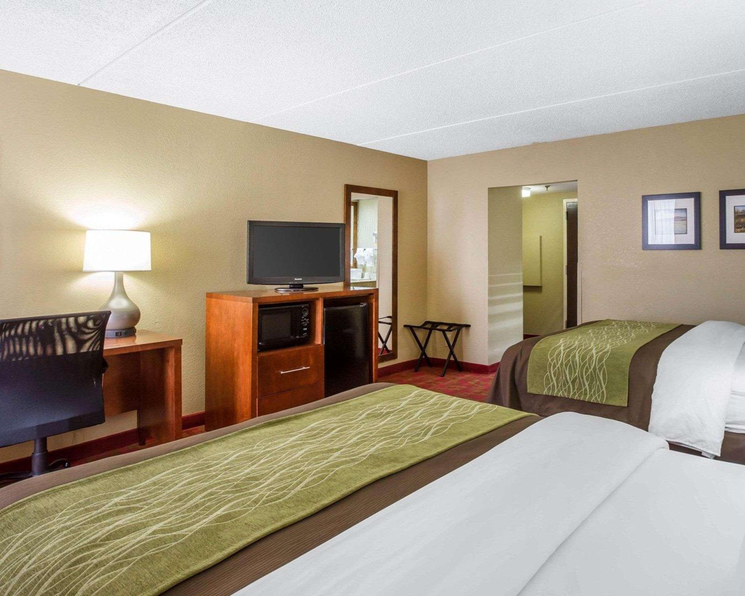 Comfort Inn Matthews / Charlotte Bagian luar foto