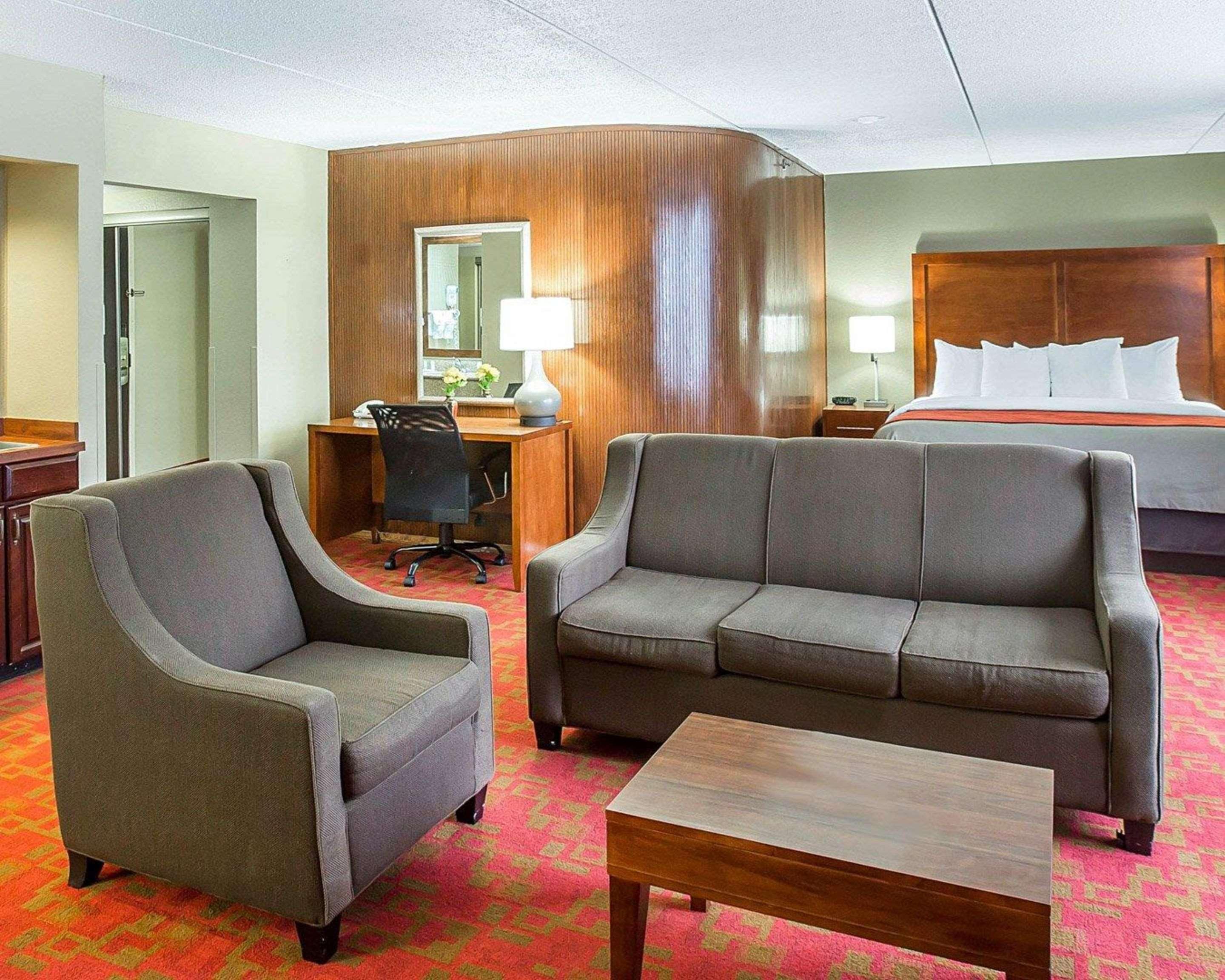 Comfort Inn Matthews / Charlotte Bagian luar foto