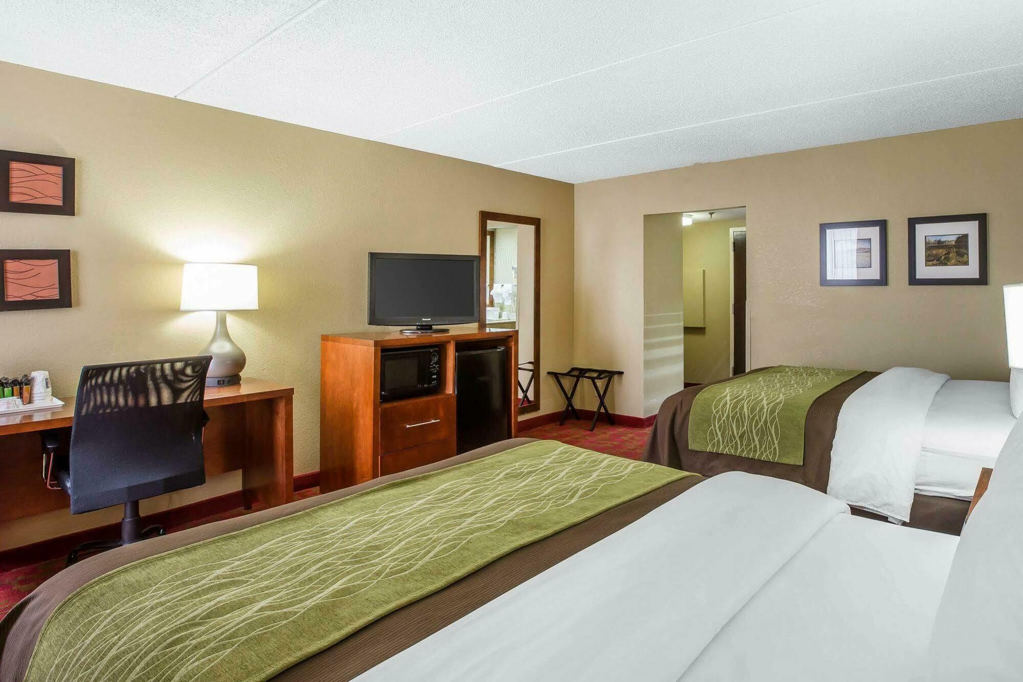 Comfort Inn Matthews / Charlotte Bagian luar foto